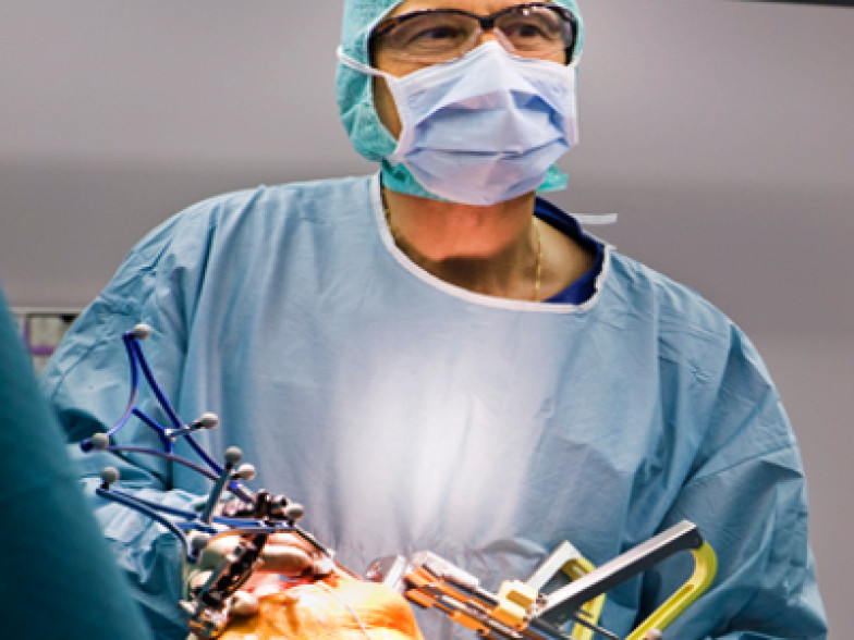 Image: services/galileo-roboter-surgery_resized.jpg